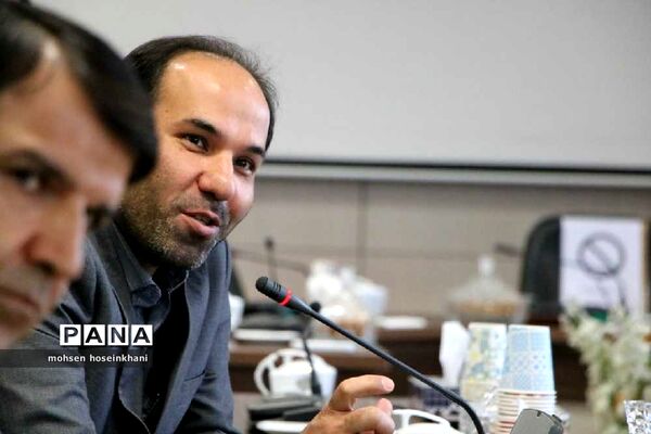 نشست معرفی کتاب در آموزش و پرورش قزوین
