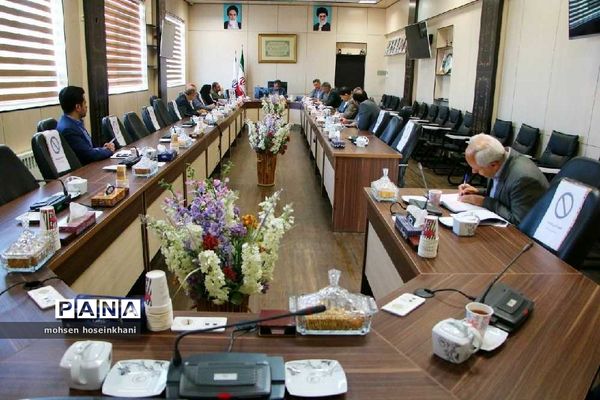 نشست معرفی کتاب در آموزش و پرورش قزوین