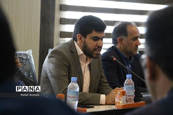 تجلیل از عوامل اجرایی ستاد بزرگداشت مقام معلم اداره آموزش و پرورش شهرستان بیرجند