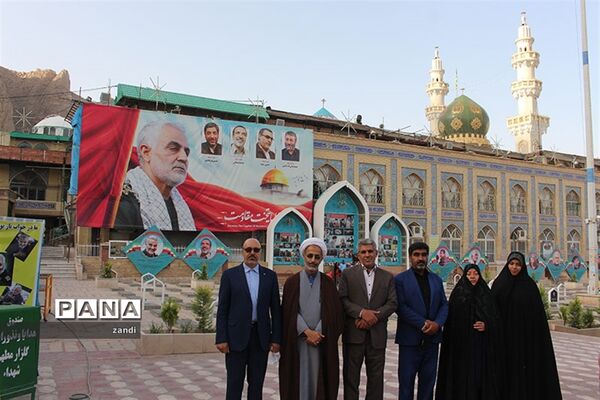 حضور مشاورمعاون پرورشی وزارت آموزش وپرورش در گلزاری شهدای کرمان
