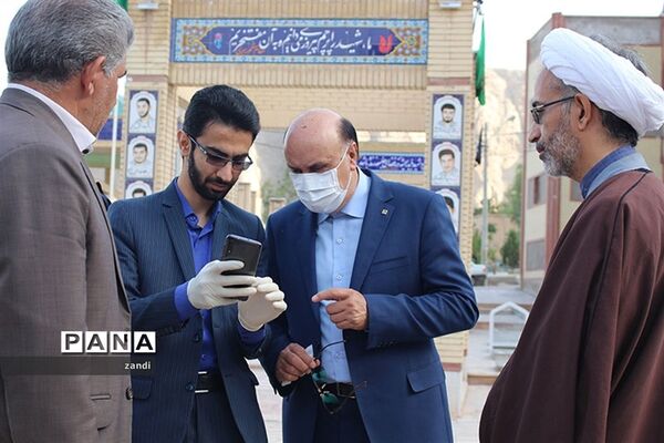 حضور مشاورمعاون پرورشی وزارت آموزش وپرورش در گلزاری شهدای کرمان