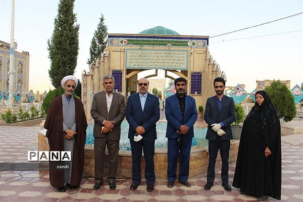 حضور مشاورمعاون پرورشی وزارت آموزش وپرورش در گلزاری شهدای کرمان