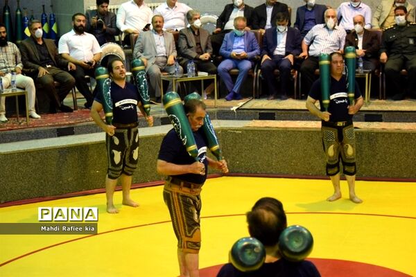 برگزارى مراسم آزادسازى زندانیان جرائم غیر عمد ورزشکار و جوان آذربایجان شرقى.
