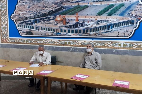 حضور پرشور دانش‌آموزان پایه دوازدهم منطقه 13 در حوزه‌های امتحانی