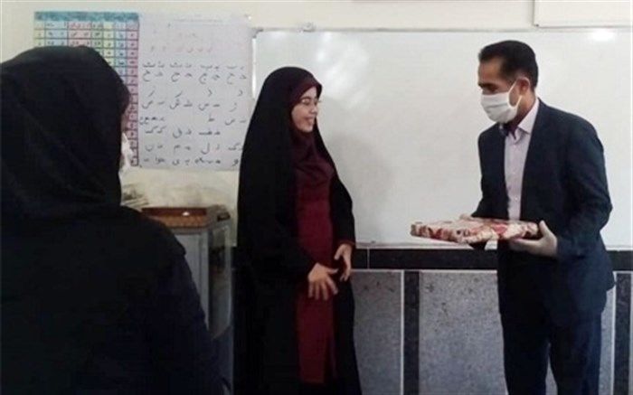 خبرنگاران آذربایجان غربی از معلمان فعال در دوران شیوع کرونا تجلیل کردند