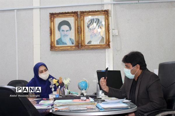 نشست هم‌اندیشی کارکنان سازمان دانش آموزی استان بوشهر با محوریت تولید محتوا جهت شبکه آموزش دانش آموزی ( شاد )