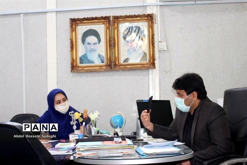 نشست هم‌اندیشی کارکنان سازمان دانش آموزی استان بوشهر با محوریت تولید محتوا جهت شبکه آموزش دانش آموزی ( شاد )
