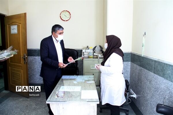 تجلیل از کادر کلینیک فرهنگیان