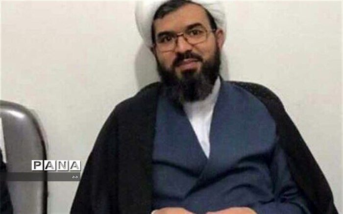 روحانیت در خط مقدم خدمت به مردم هستند