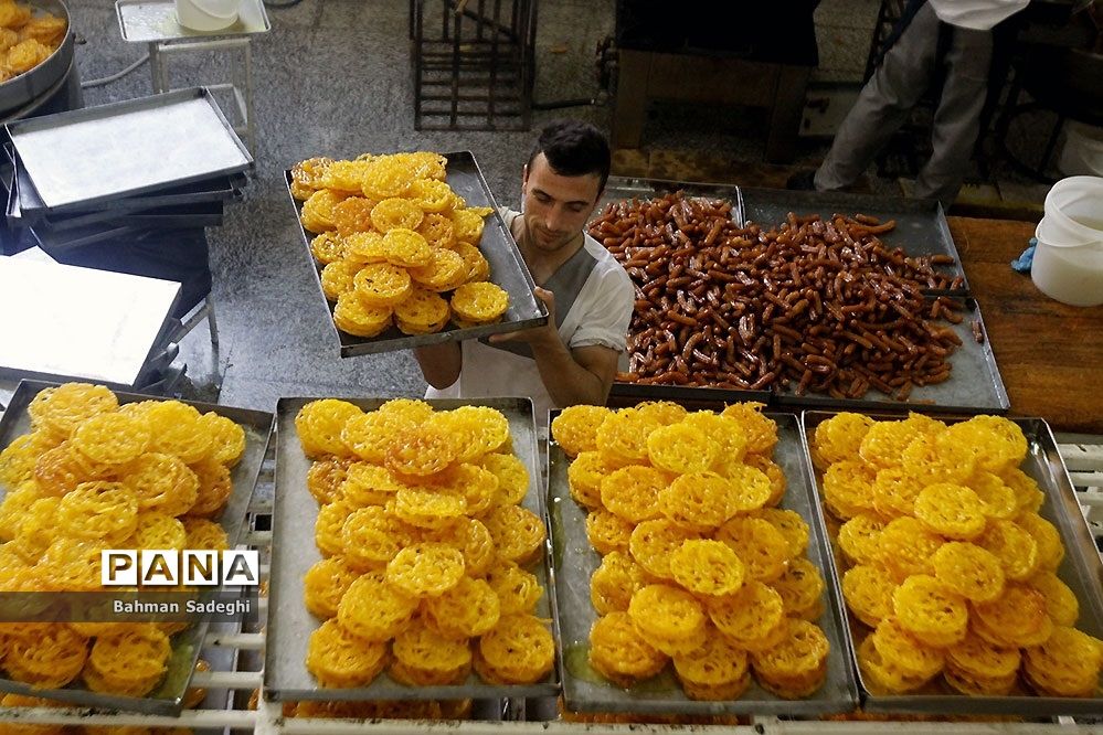 بهره‌مند:‌ فروش فله‌ای زولبیا و بامیه ممنوع است