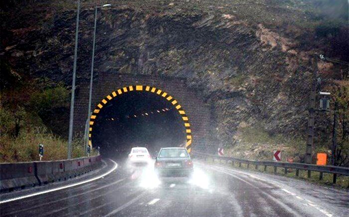 بارش باران در محورهای مواصلاتی ۵ استان کشور
