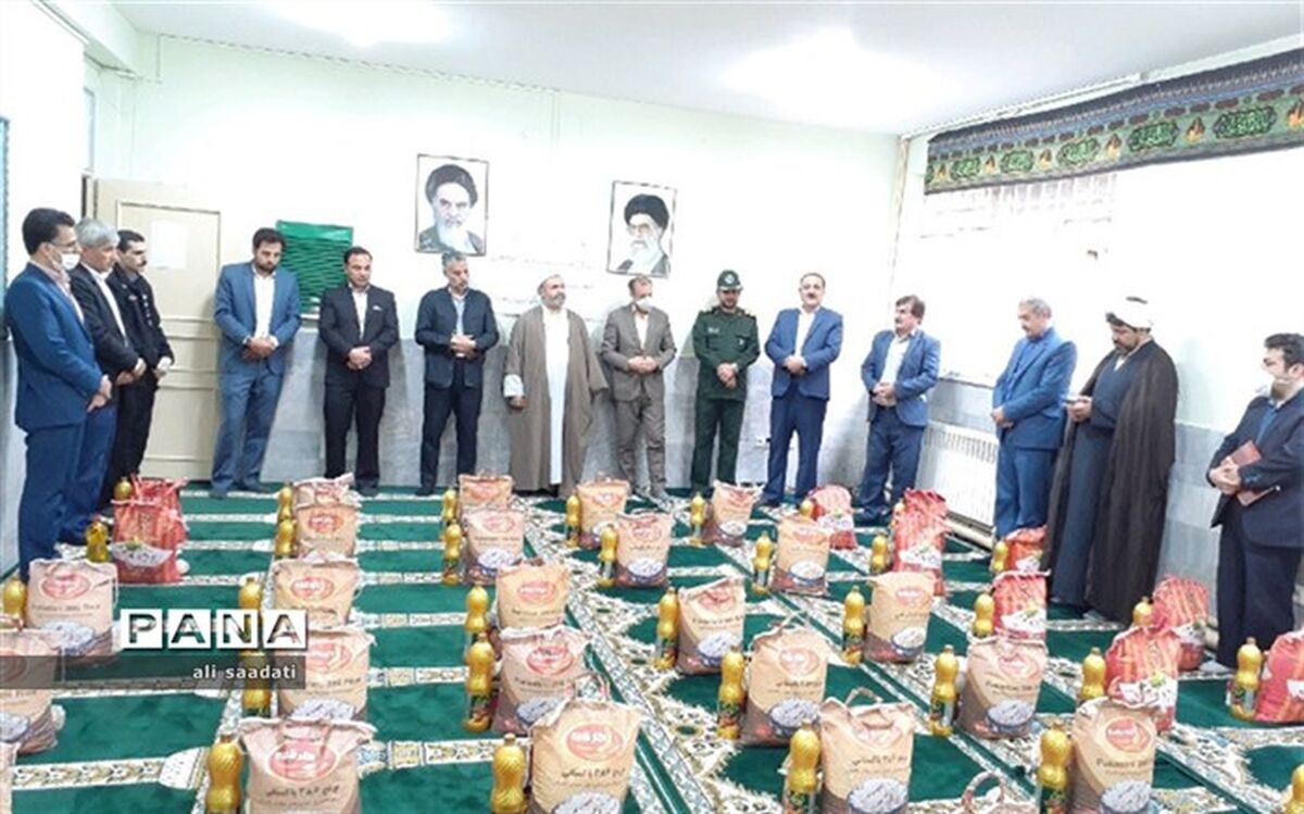 خرید و بسته بندی اقلام پویش کمک های مومنانه فرهنگیان شهرستان کلات