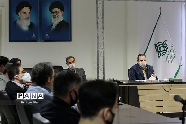 نشست صمیمی قائم مقام سازمان دانش آموزی با کارکنان سازمان