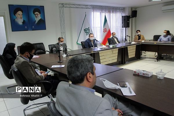 نشست صمیمی قائم مقام سازمان دانش آموزی با کارکنان سازمان