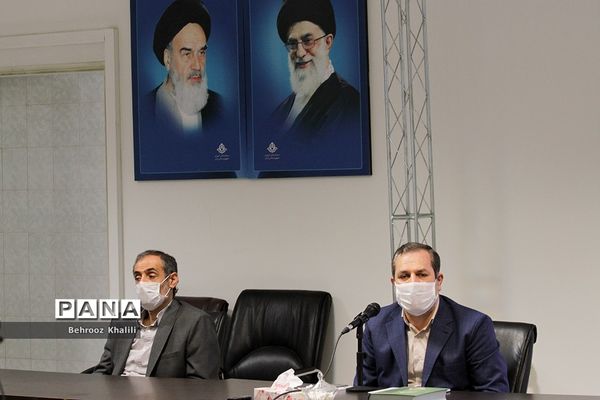 نشست صمیمی قائم مقام سازمان دانش آموزی با کارکنان سازمان