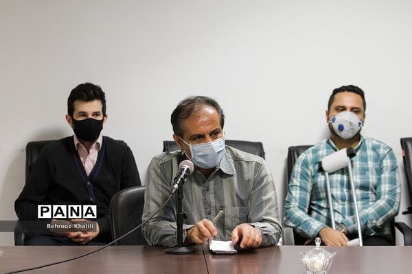 نشست صمیمی قائم مقام سازمان دانش آموزی با کارکنان سازمان