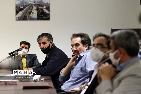 نشست صمیمی قائم مقام سازمان دانش آموزی با کارکنان سازمان