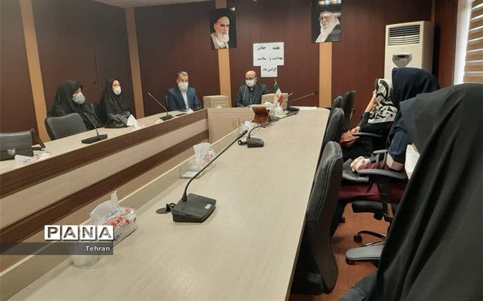 قدردانی و تجلیل  از مراقبین سلامت منطقه ۱۳