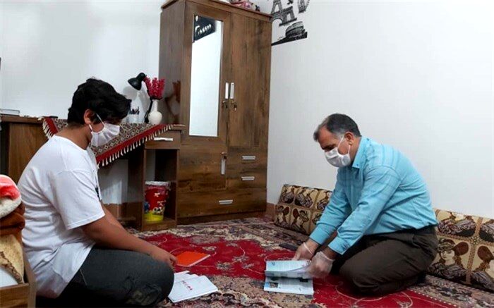 معلم اهل «بردخون» آمادگی خود را برای تدریس به دانش آموزان فاقد اینترنت اعلام کرد