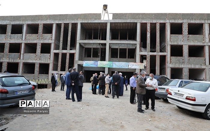 بازدید وزیر آموزش و پرورش از مجتمع در حال ساخت منطقه ۱۰