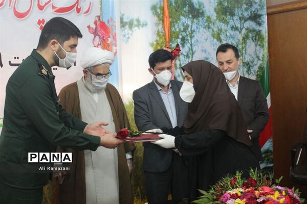 آیین تجلیل از معلمان نمونه در شهرستان قائمشهر