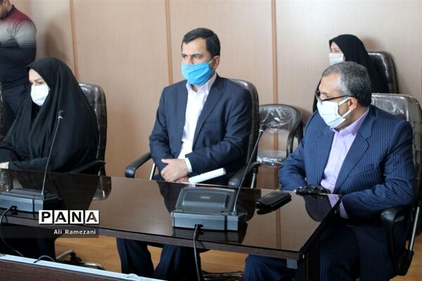 آیین تجلیل از معلمان نمونه در شهرستان قائمشهر