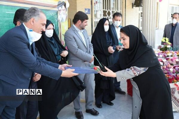 مراسم تجلیل از معلمان نمونه ناحیه2 شهرکرد
