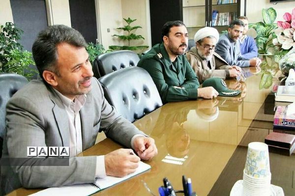 دیدار فرماندهان سپاه با مدیرکل آموزش و پرورش قزوین