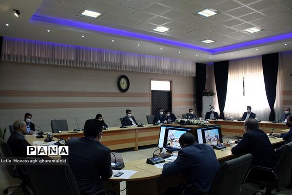 ویدئو کنفرانس مدیرکل آموزش و پرورش آذربایجان شرقی با معلمان منتخب نواحی و مناطق