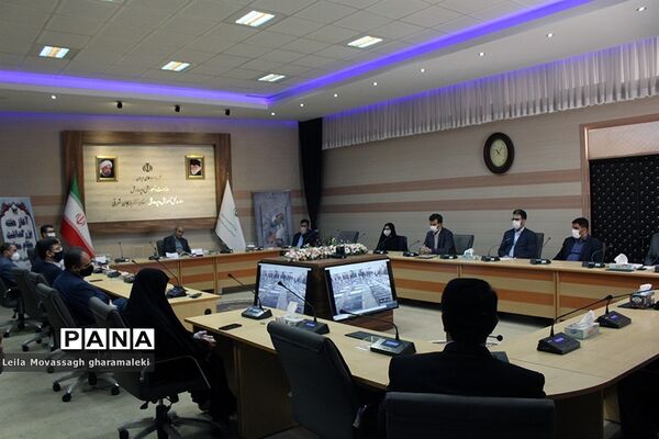 ویدئو کنفرانس مدیرکل آموزش و پرورش آذربایجان شرقی با معلمان منتخب نواحی و مناطق