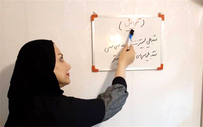 روایت یک معلم از تدریس آنلاین؛ در شبکه شاد هر دانش‌آموز خود را بازیگر صحنه کلاس تصور می‌کند