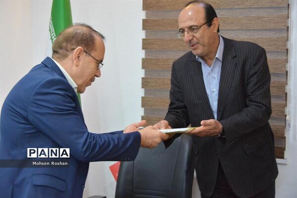 تجلیل از فعالان سوادآموزی استان‌ بوشهر