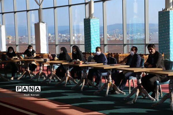 جلسه ستاد راهبردی بنیاد فرهنگی آرش و تجلیل از مدیر نمونه استانی در میاندرود