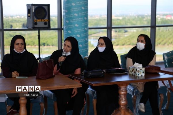 جلسه ستاد راهبردی بنیاد فرهنگی آرش و تجلیل از مدیر نمونه استانی در میاندرود