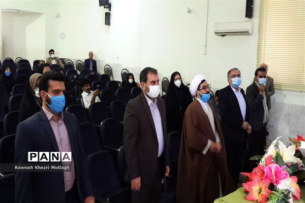 برگزاری همایش تجلیل از معلمان نمونه در شهرستان کازرون