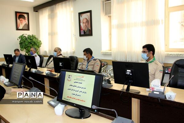 نشست صمیمی مدیرکل آموزش و پرورش خراسان جنوبی با مدرسان و مربیان و اعضای مجامع دانش‌آموزی