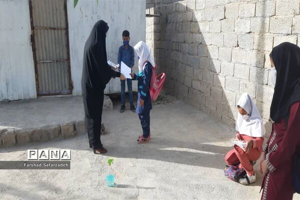 آموزش دانش‌آموزان عشایر همچنان ادامه دارد
