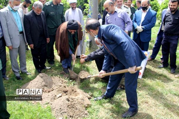 کاشت نهال به نیابت شهدای خان‌طومان در محمودآباد