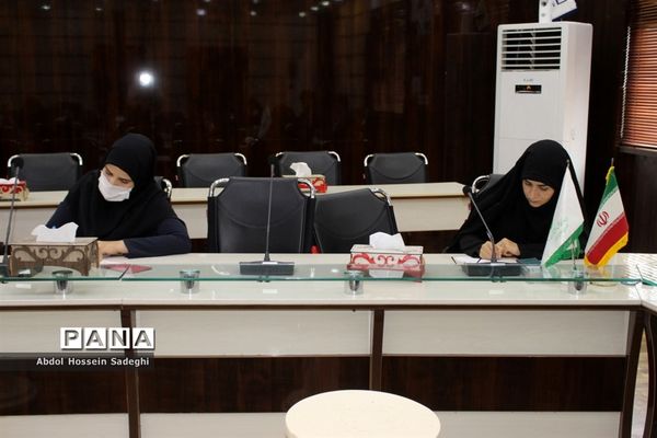 جلسه ویدئو کنفرانس مسئولان و کارشناسان سازمان دانش‌آموزی استان بوشهر