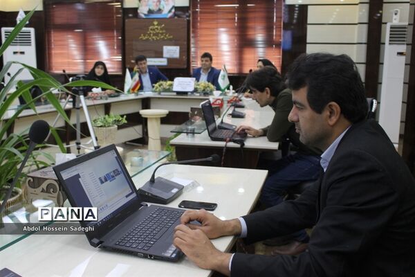 جلسه ویدئو کنفرانس مسئولان و کارشناسان سازمان دانش‌آموزی استان بوشهر