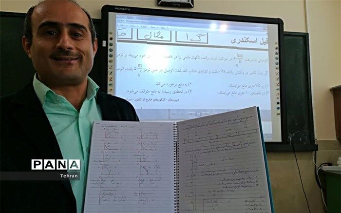 دبیری با بیش از ۲۲۰۰ کلیپ آموزشی در فضای مجازی