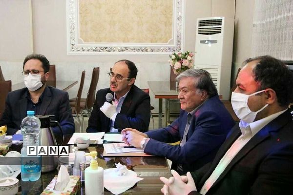 نشست صمیمانه معاون عمرانی وزیر آموزش و پرورش با مجمع خیرین مدرسه ساز قزوین