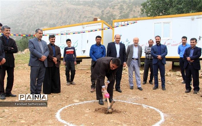 اجرای آیین کلنگ زنی  مدرسه دو کلاسه عشایری  در شهرستان اندیکا