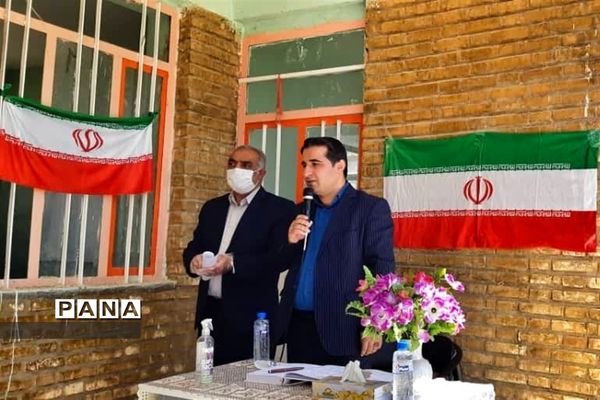 آیین کلنگ زنی دو آموزشگاه جدید خیرساز در شهرستان امیدیه