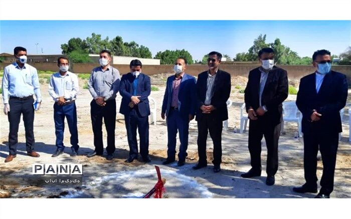 کلنگ زنی دو آموزشگاه جدید خیرساز در شهرستان امیدیه