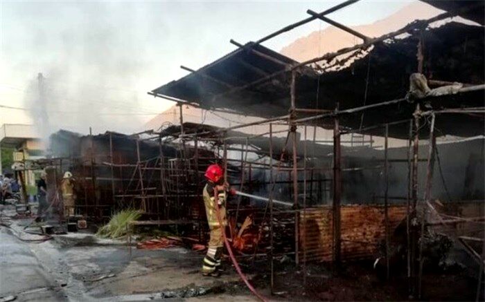 آتش‌سوزی در بازار گل امام رضا؛ 32 غرفه طعمه حریق شد