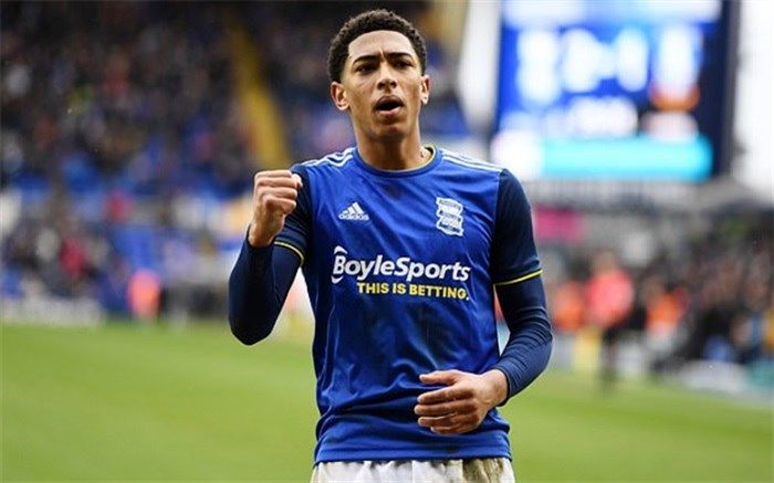 دورتموند خرید بزرگ را از دست منچستر در آورد