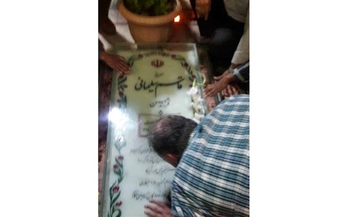 ادعای احترام یک شاعر به حاج قاسم + عکس