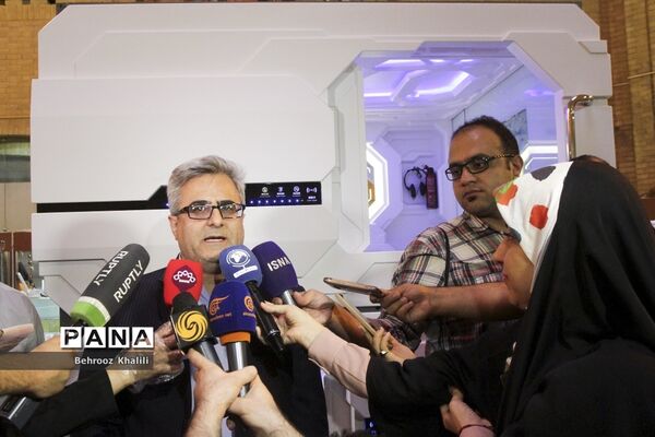 مراسم بازدید از اولین نمونه هتل کپسولی