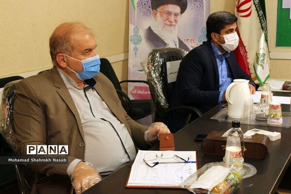 نشست کارگروه ساماندهی و نظارت بر تهیه  و توزیع لباس فرم دانش‌آموزان  خوزستان